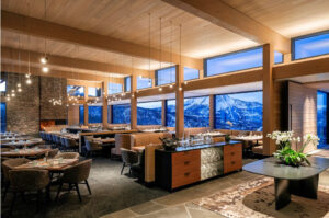Mid-mountain restaurant Eglise Lodge Yellowstone Club